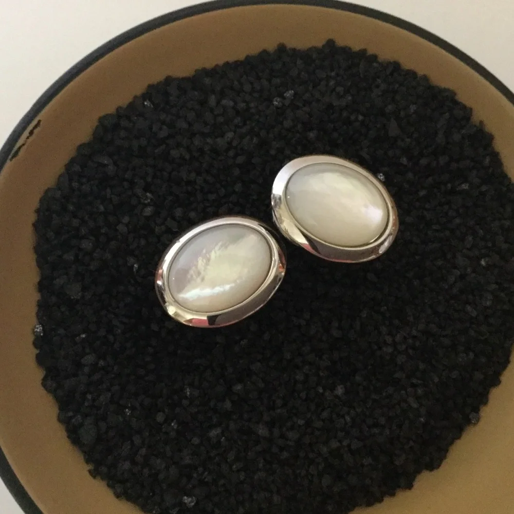 MOTHER OF PEARL SILVER CUFF LINKS EUC